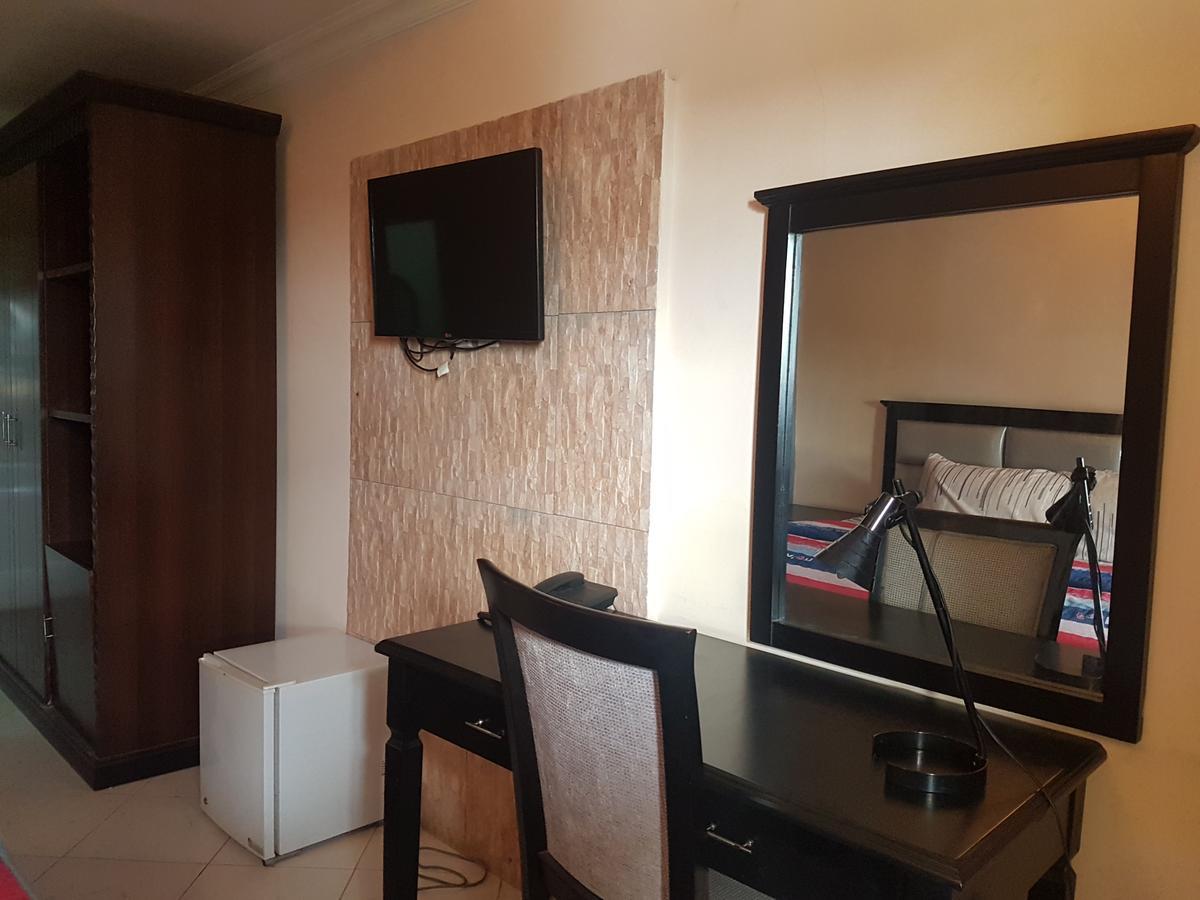 Grand Bank Link Hotel Otta Экстерьер фото