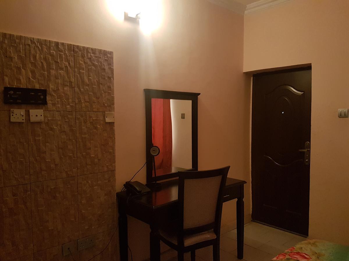 Grand Bank Link Hotel Otta Экстерьер фото