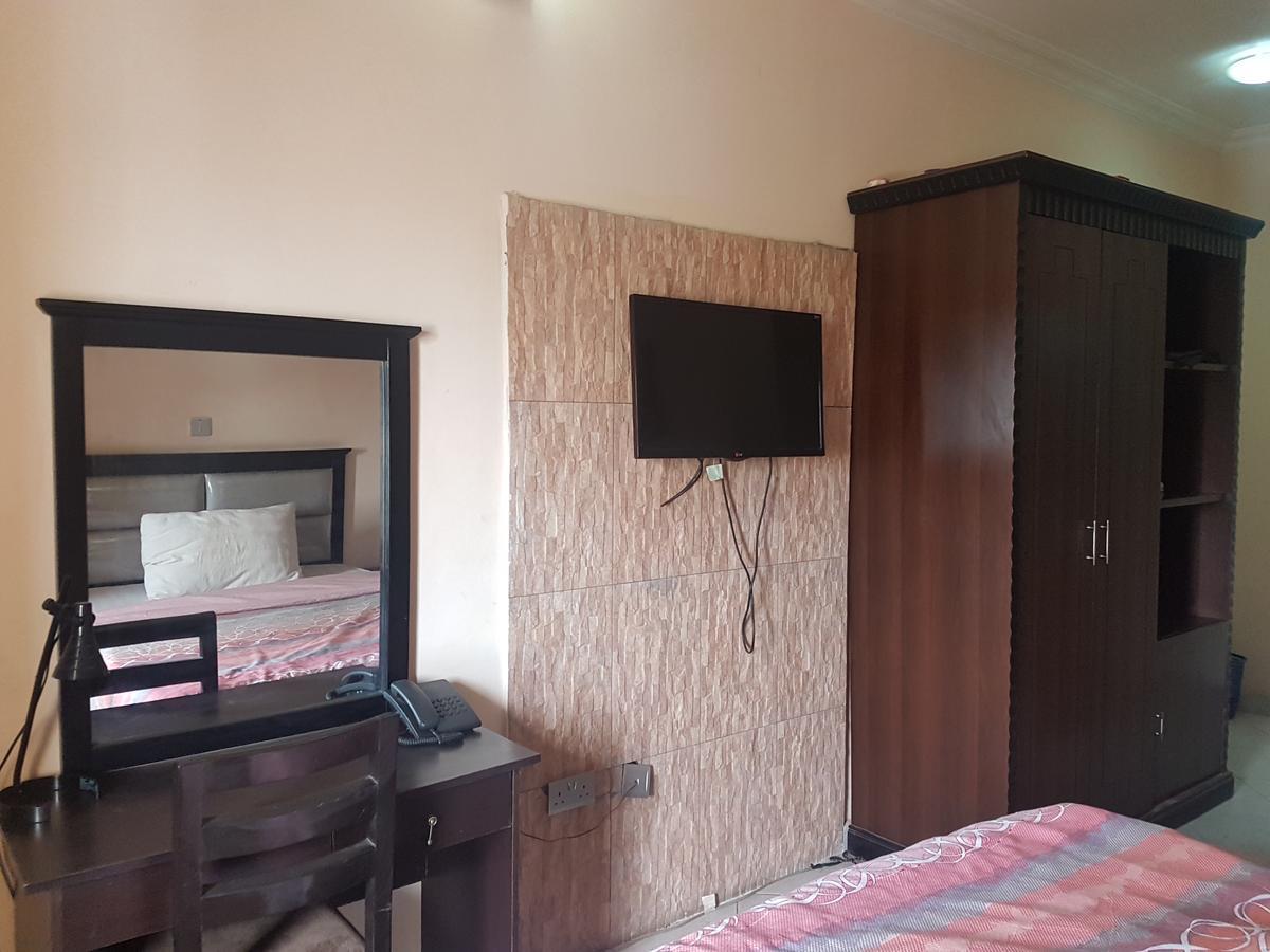 Grand Bank Link Hotel Otta Экстерьер фото