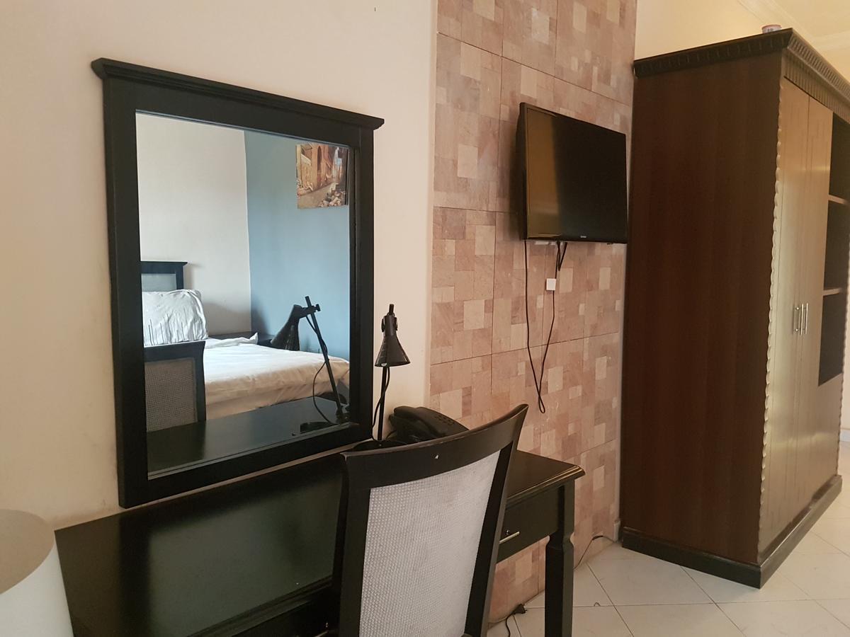 Grand Bank Link Hotel Otta Экстерьер фото