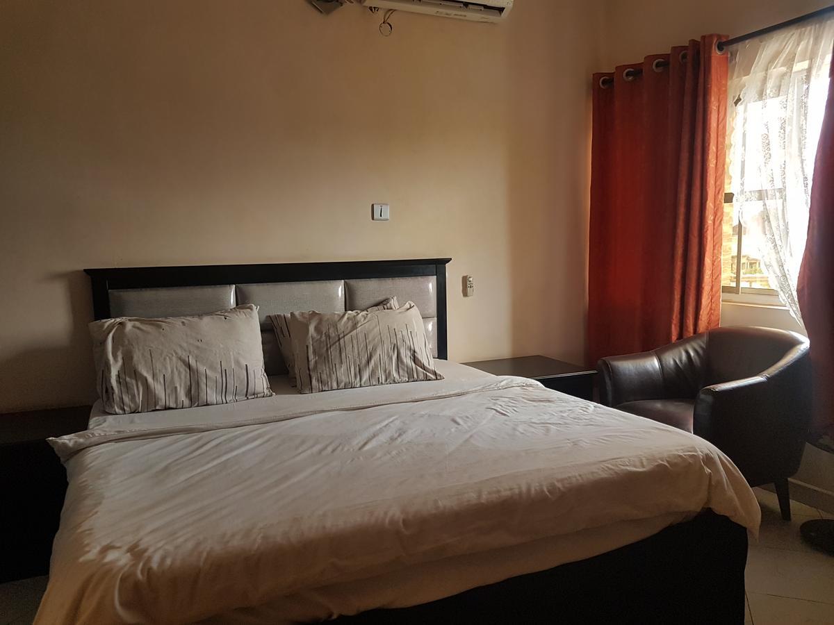 Grand Bank Link Hotel Otta Экстерьер фото